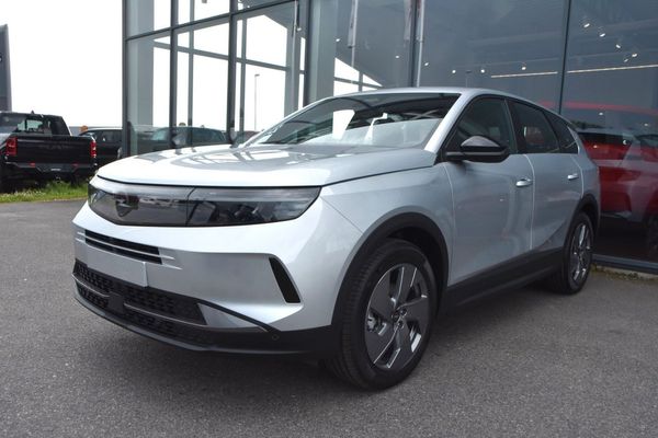 Opel Grandland NYA Hybrid 145hk Aut *0% ränta Fri service 3 år - 2026