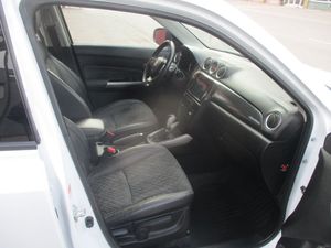 Suzuki Vitara bild 9