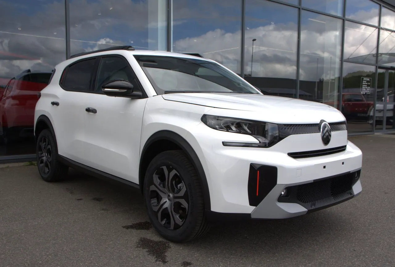 Vehicle image 2
