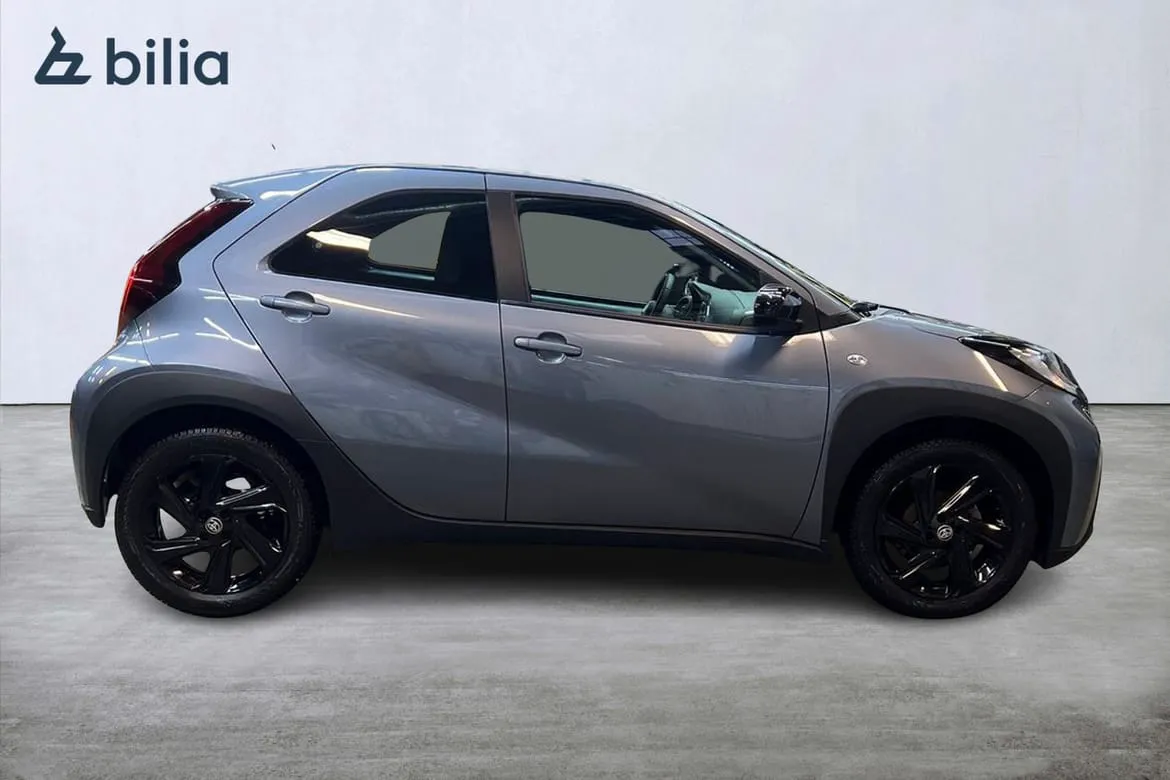 Vehicle image 18
