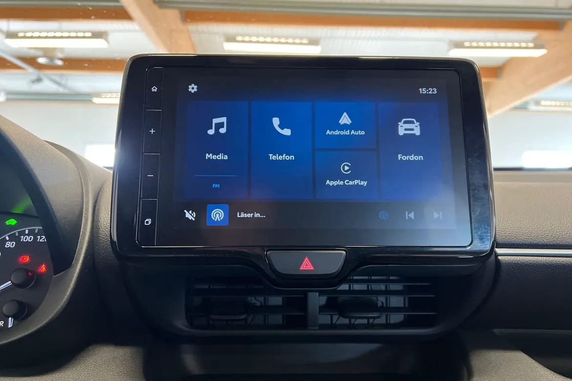 Vehicle image 14