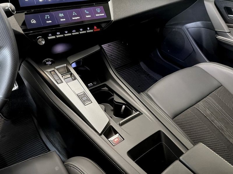 Peugeot 408 bild 11