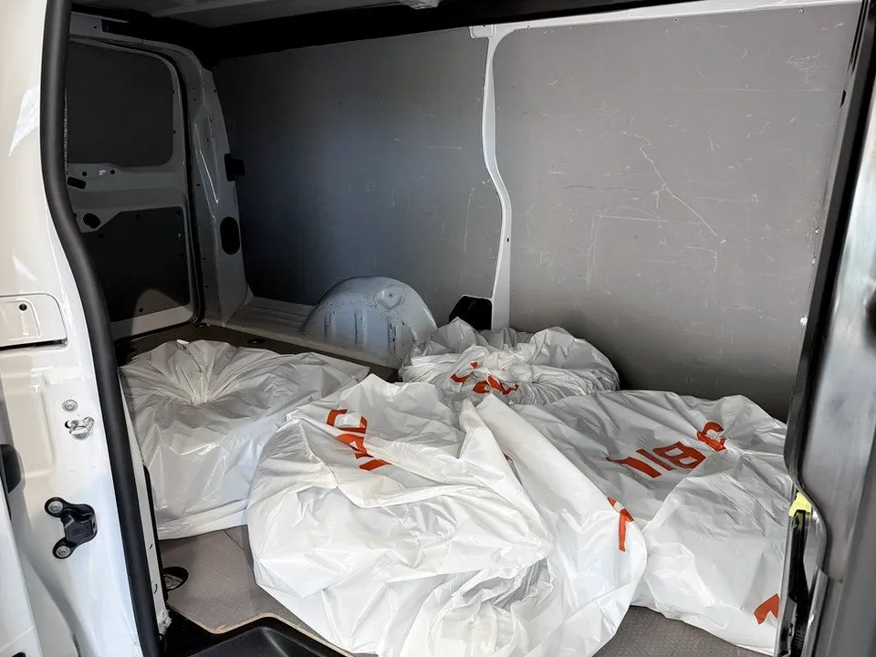 Vehicle image 14