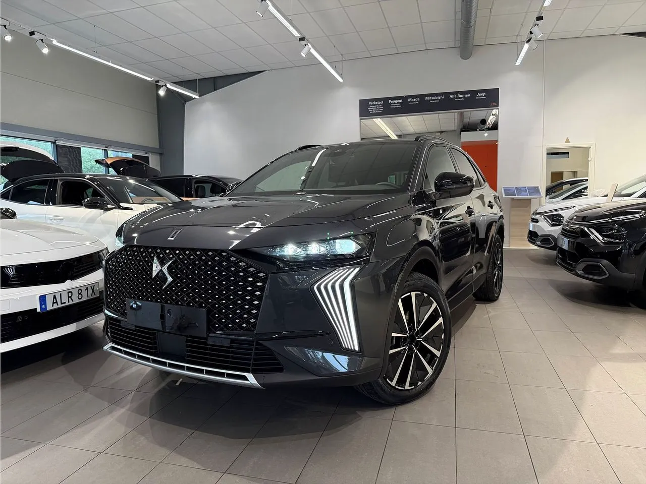 Vehicle image 3