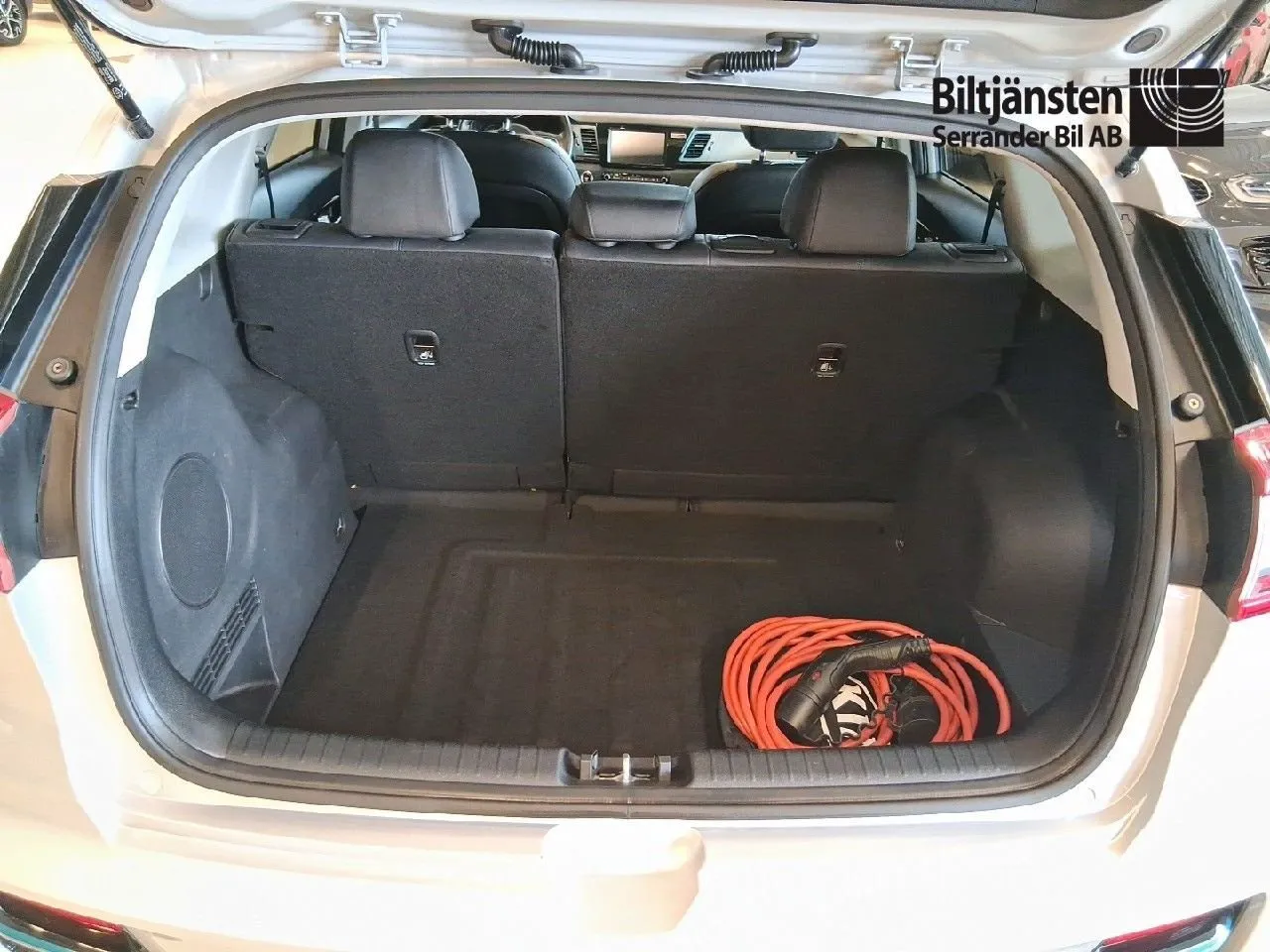 Vehicle image 13