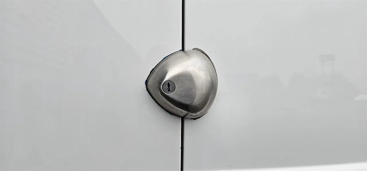 Vehicle image 20