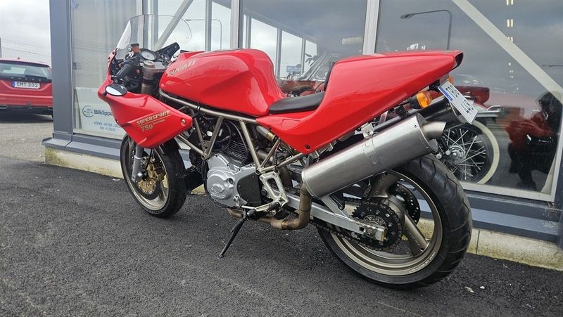 Ducati Supersport bild 6