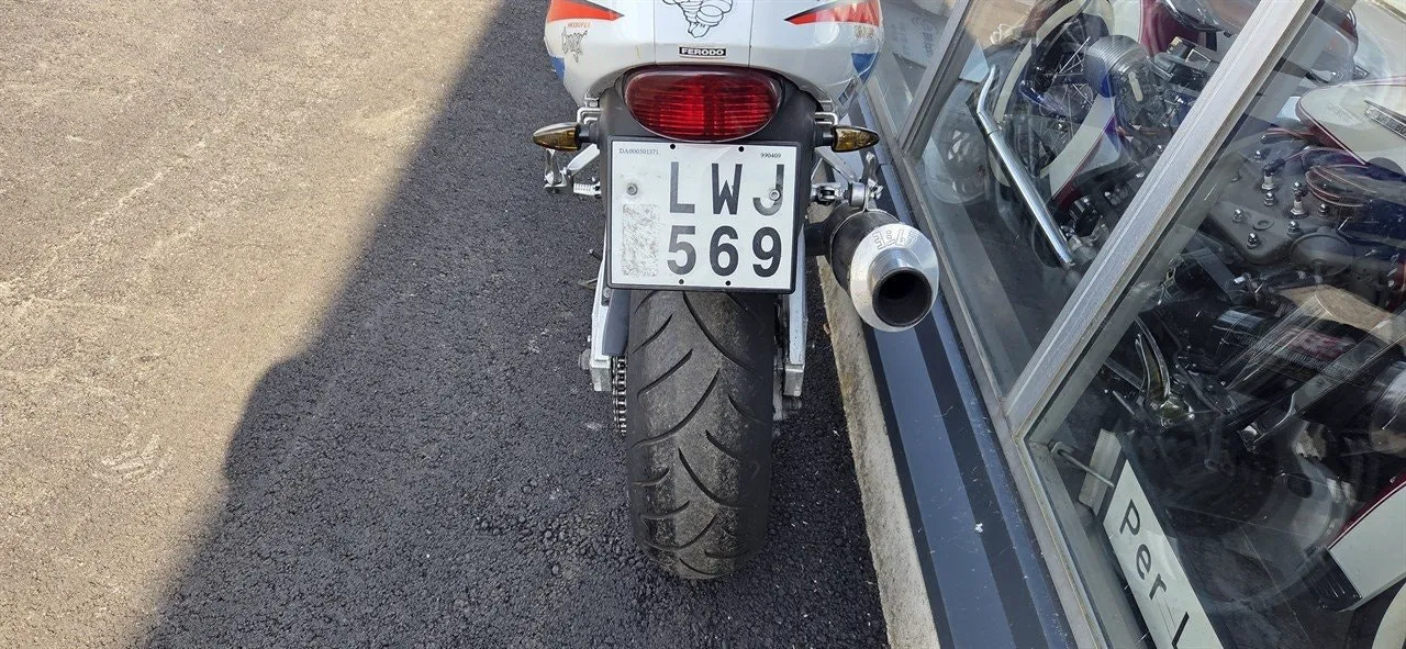 Vehicle image 8