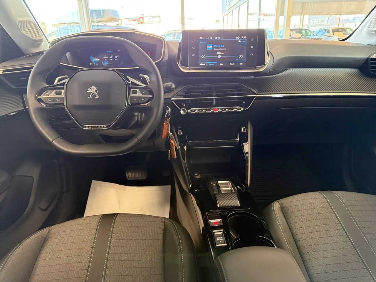 Vehicle image 10