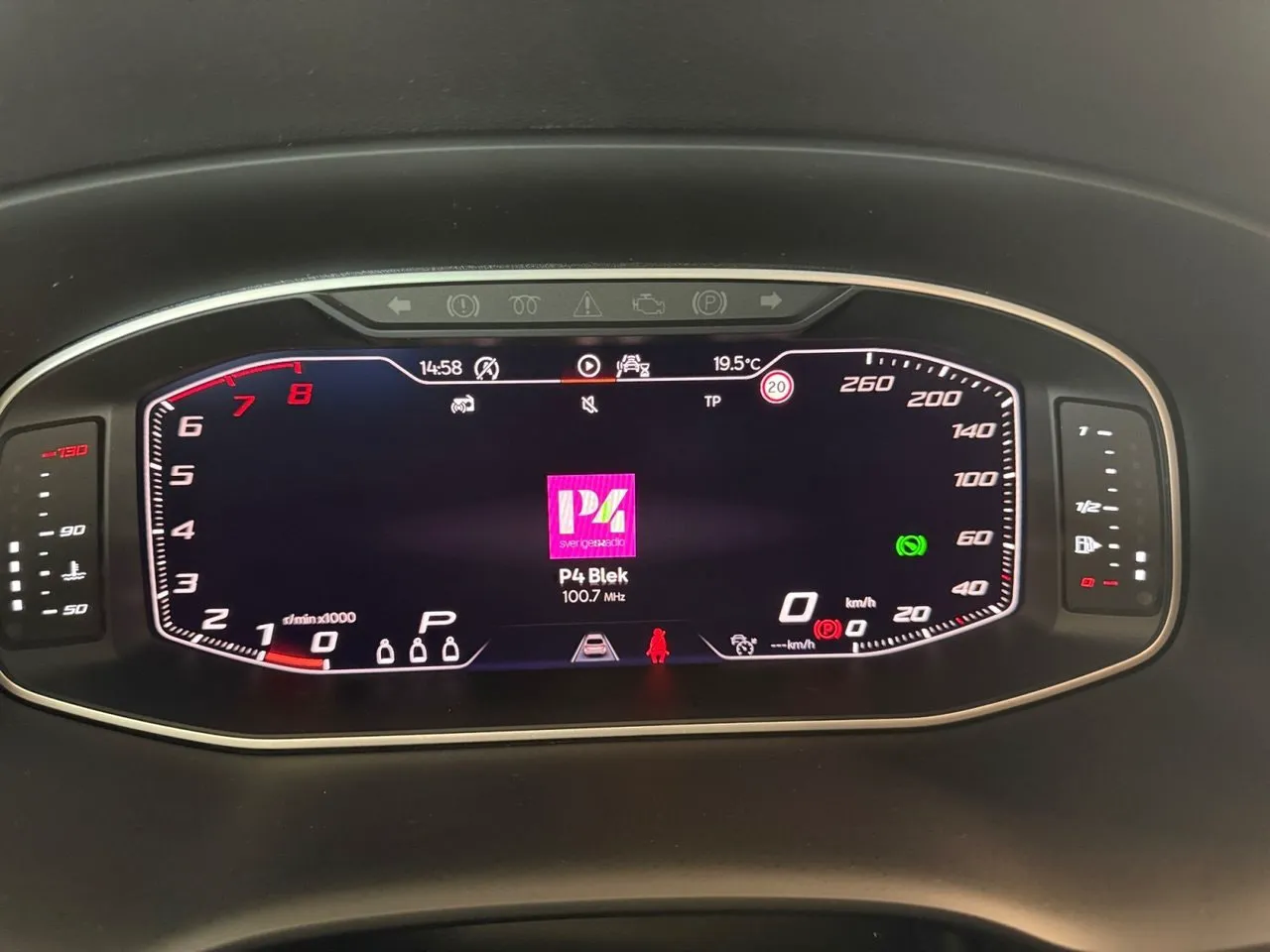 Vehicle image 14