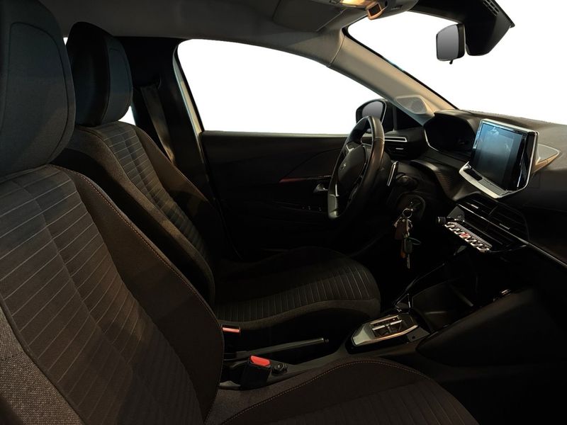 Peugeot 208 bild 15
