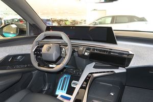 Peugeot e-3008 bild 7