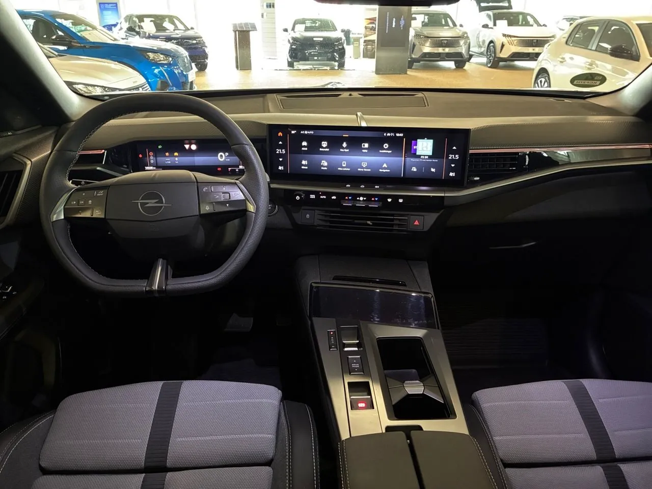 Vehicle image 14