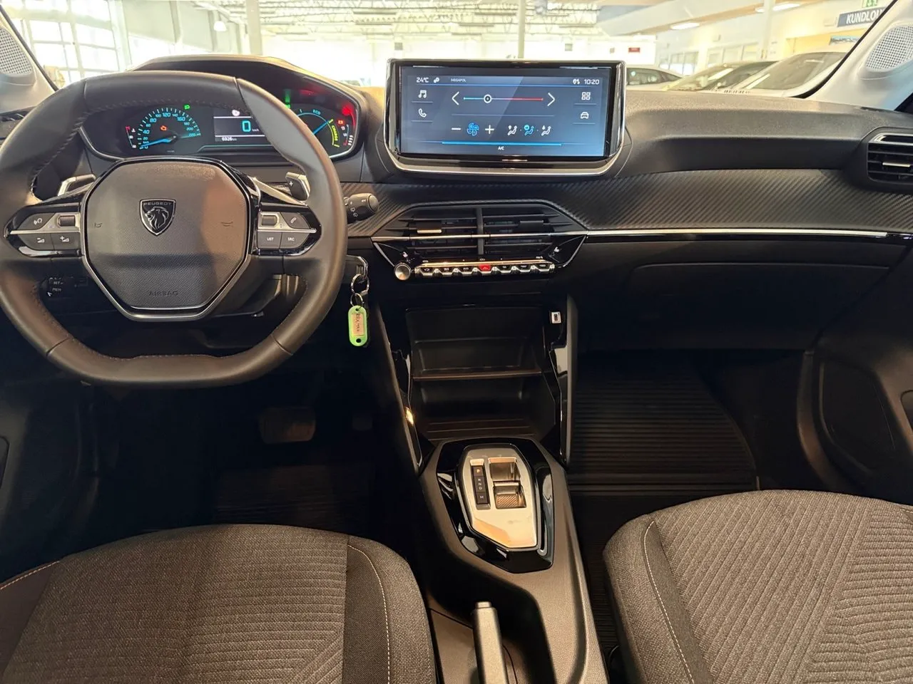 Vehicle image 13