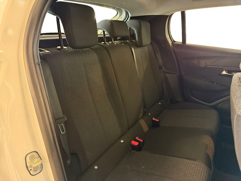 Peugeot 208 bild 16