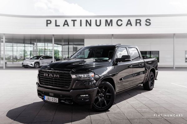 RAM 1500 Laramie Night Premium 2026 / NYA MOD/ LEASEBAR - 2026
