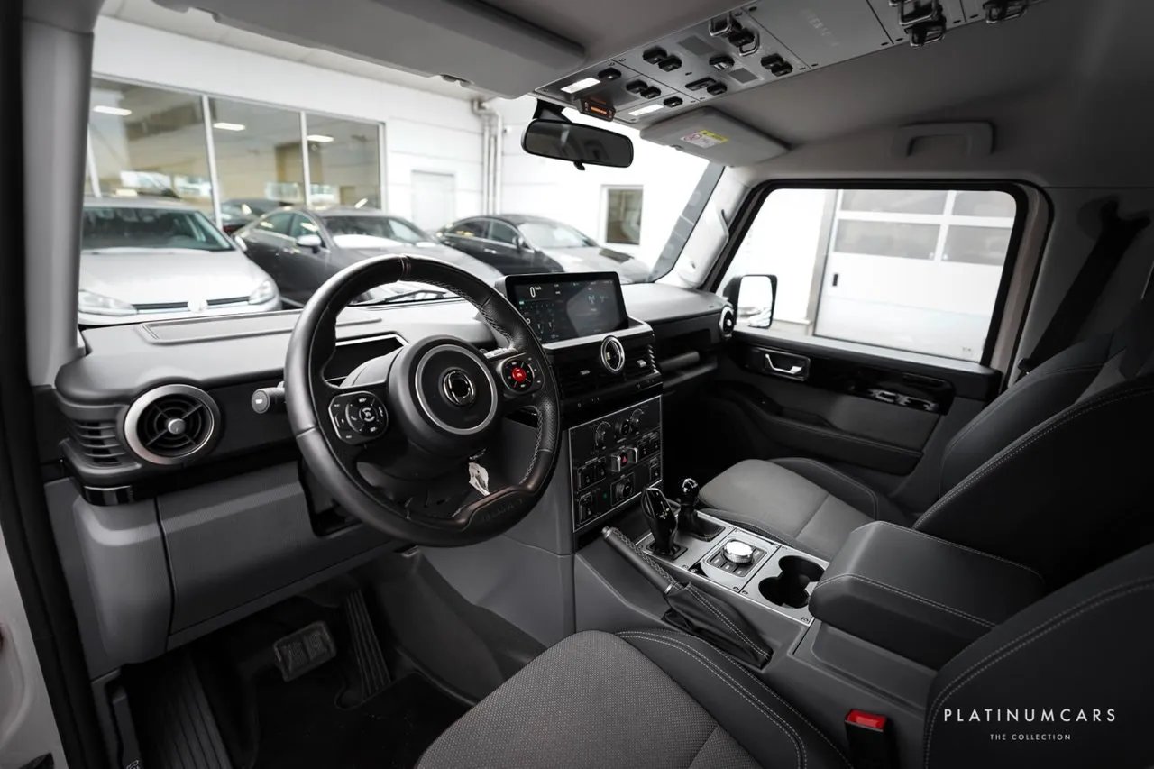 Vehicle image 4