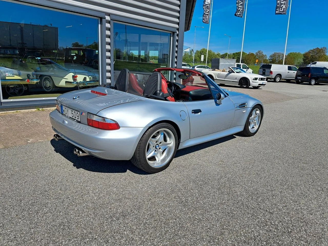 Vehicle image 2