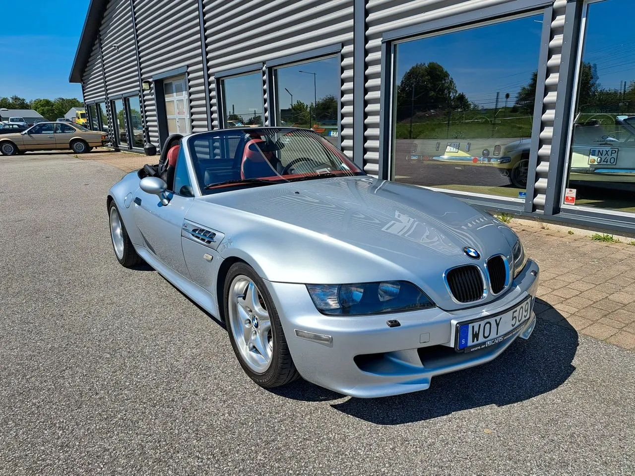 Vehicle image 1