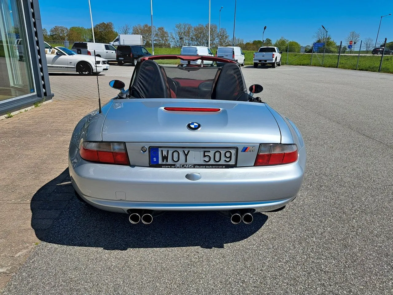 Vehicle image 3