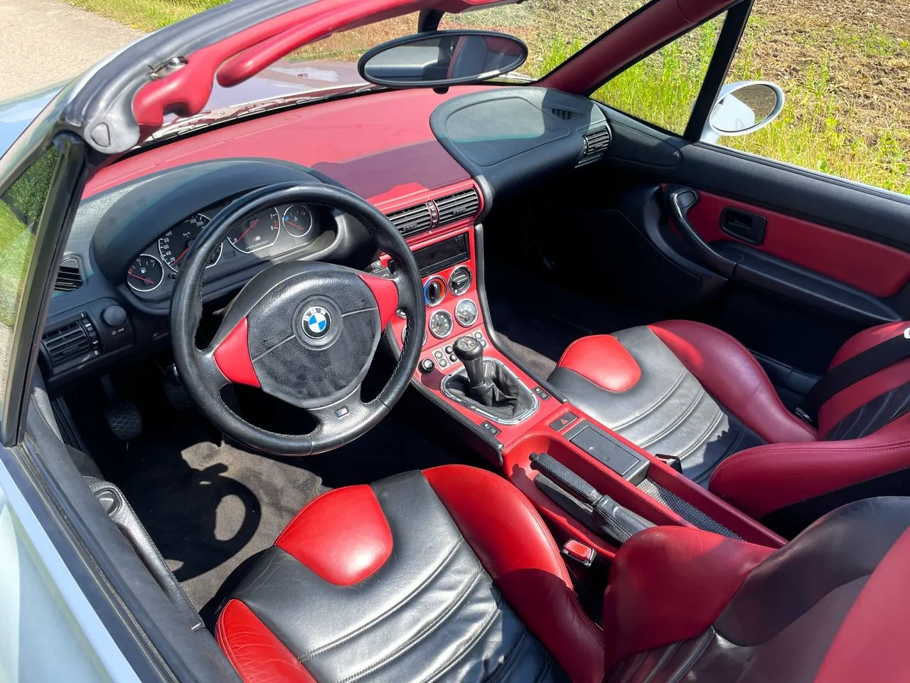Vehicle image 6