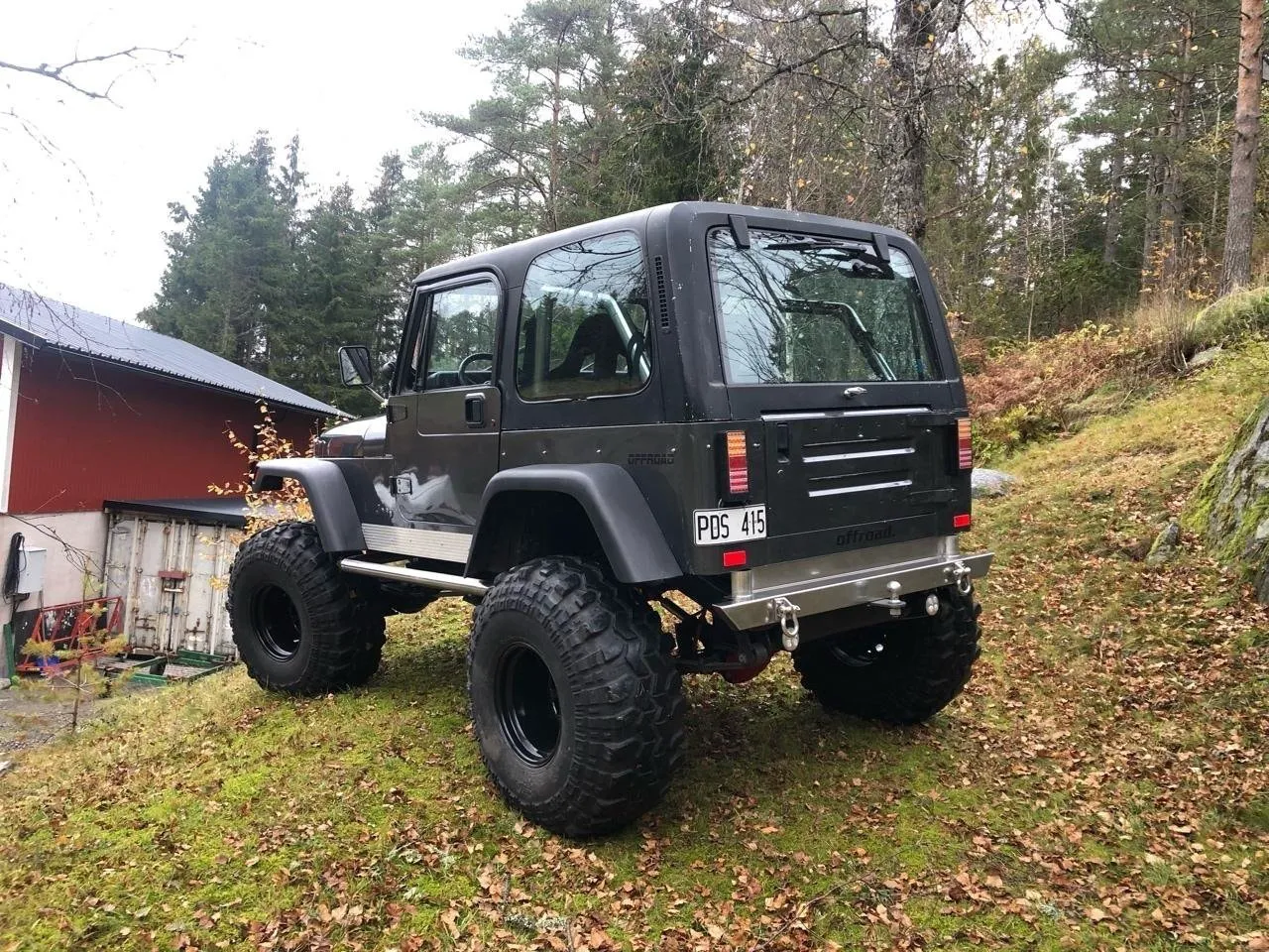 Vehicle image 4