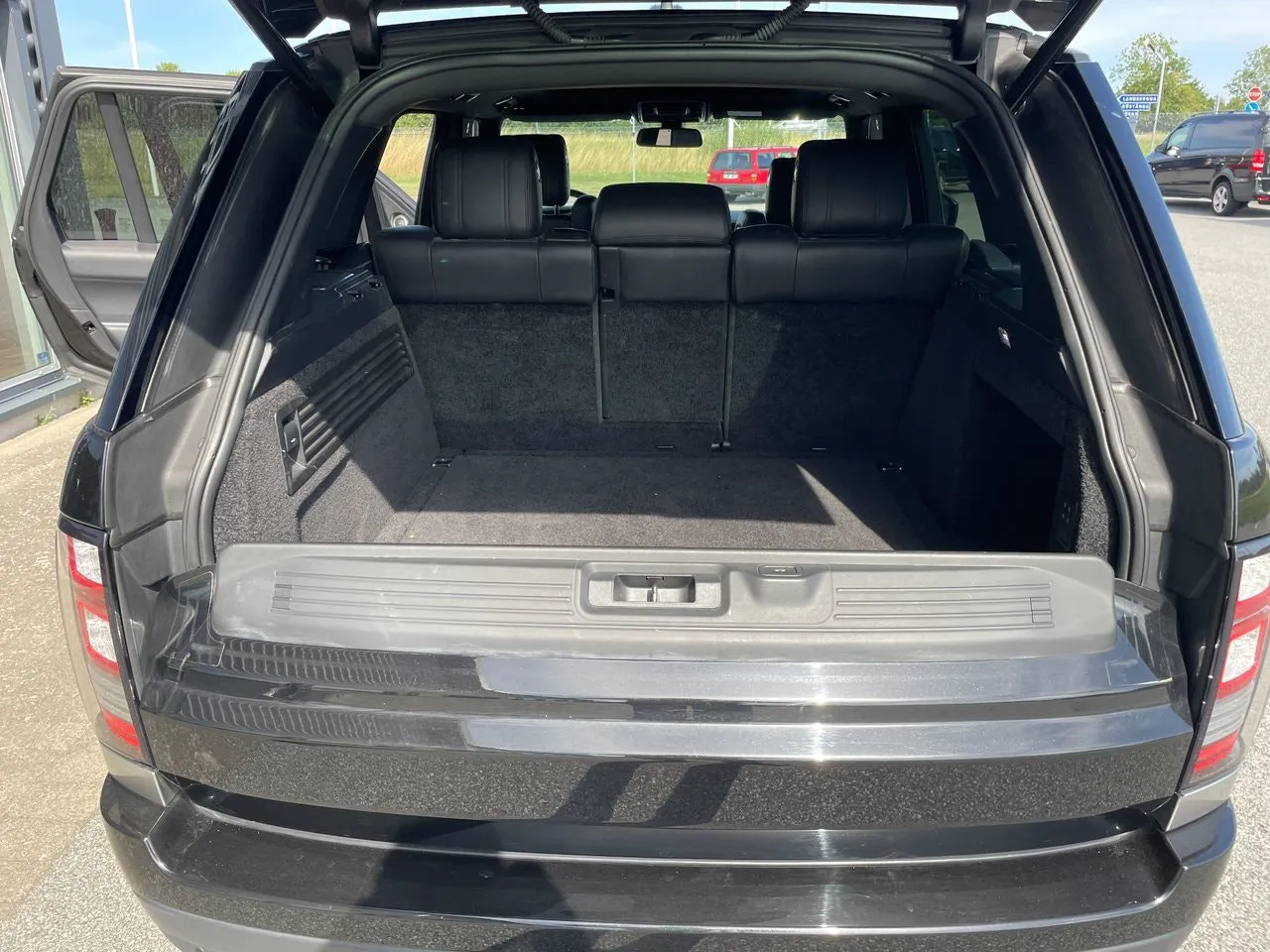 Vehicle image 21