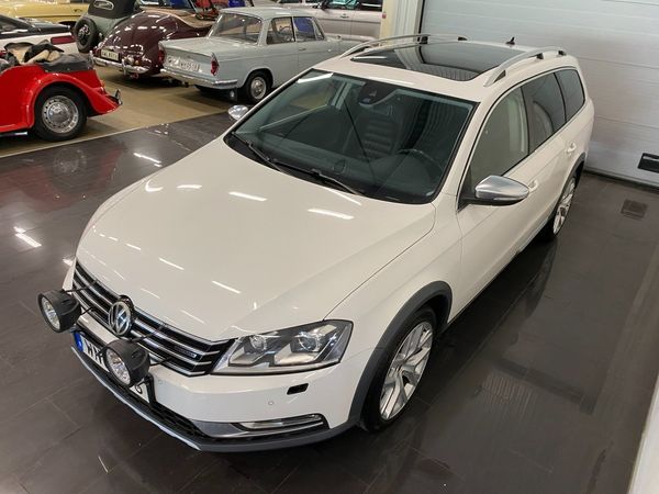 Volkswagen Passat Alltrack 2.0 TDI DPF BMT 4Motion Alltrack Panorama Backkamera - 2015