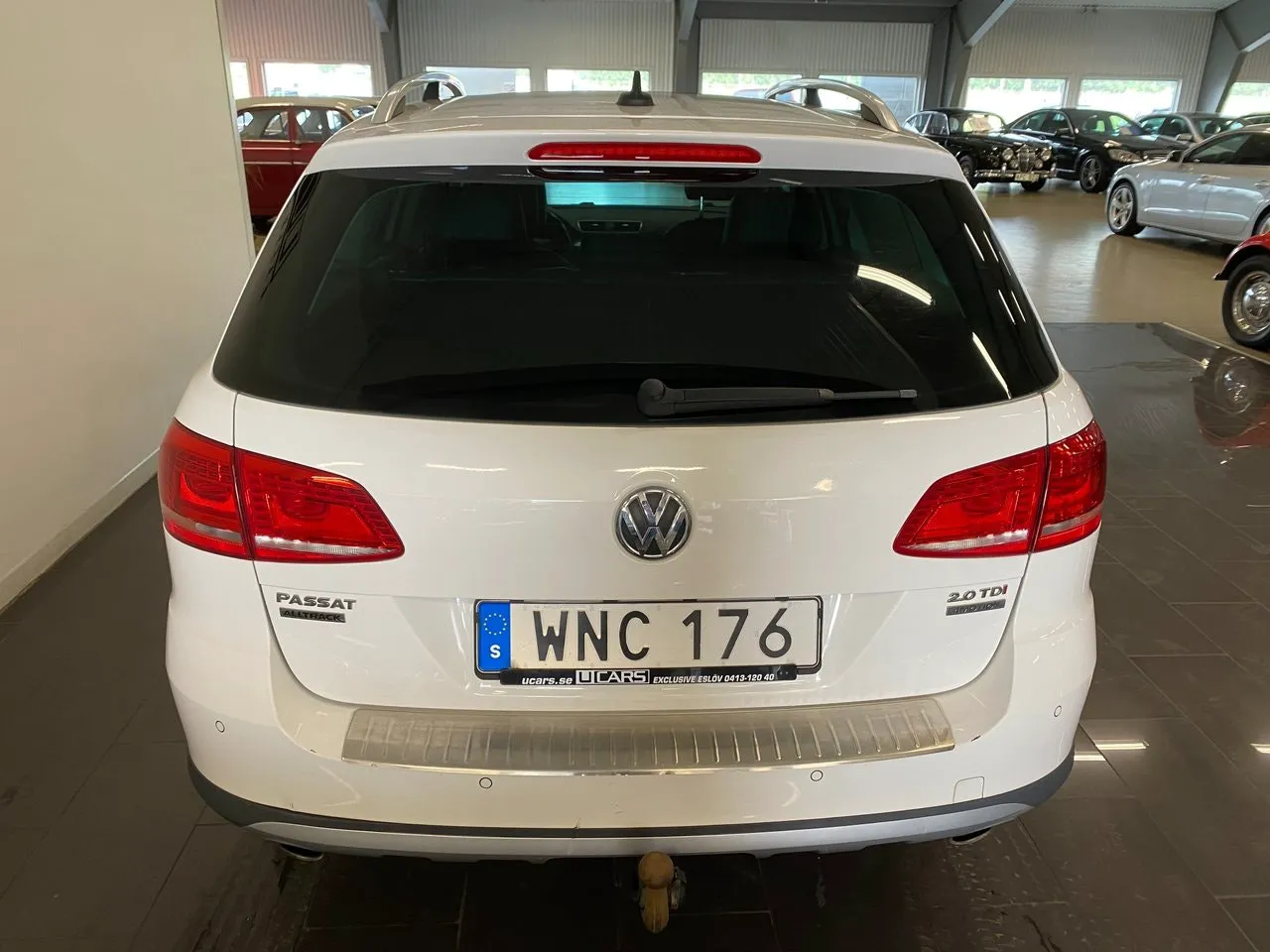 Vehicle image 6