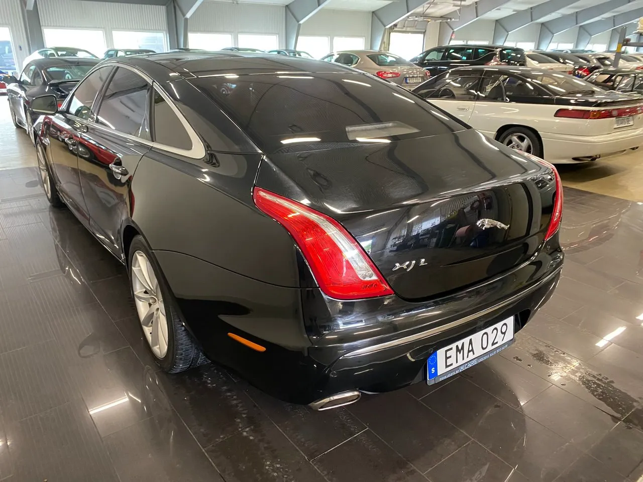 Vehicle image 9