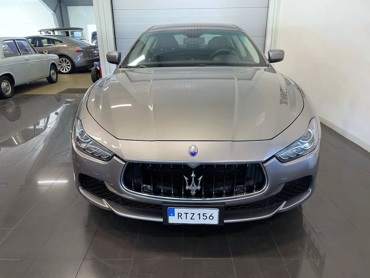 Vehicle image 6