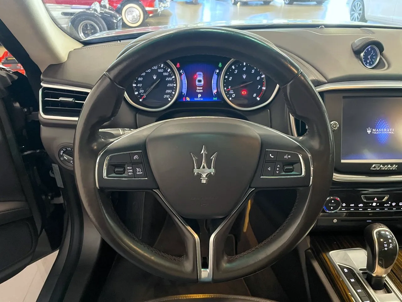 Vehicle image 10