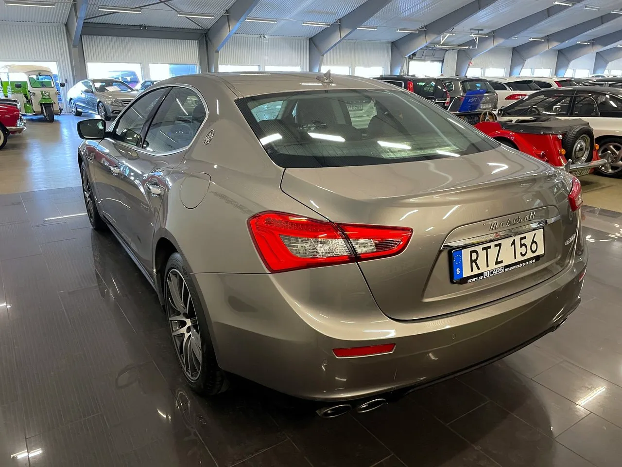 Vehicle image 4