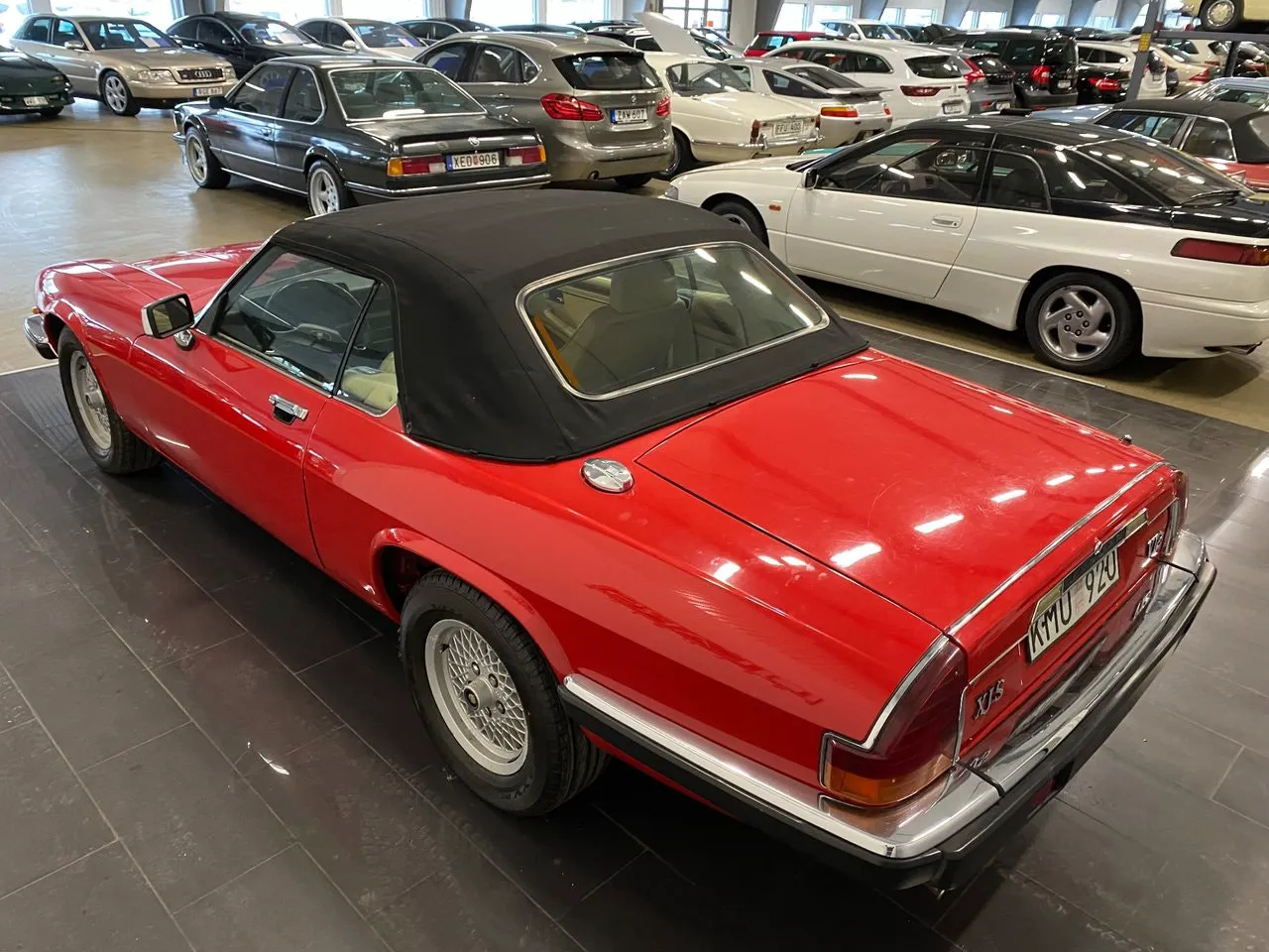 Vehicle image 7