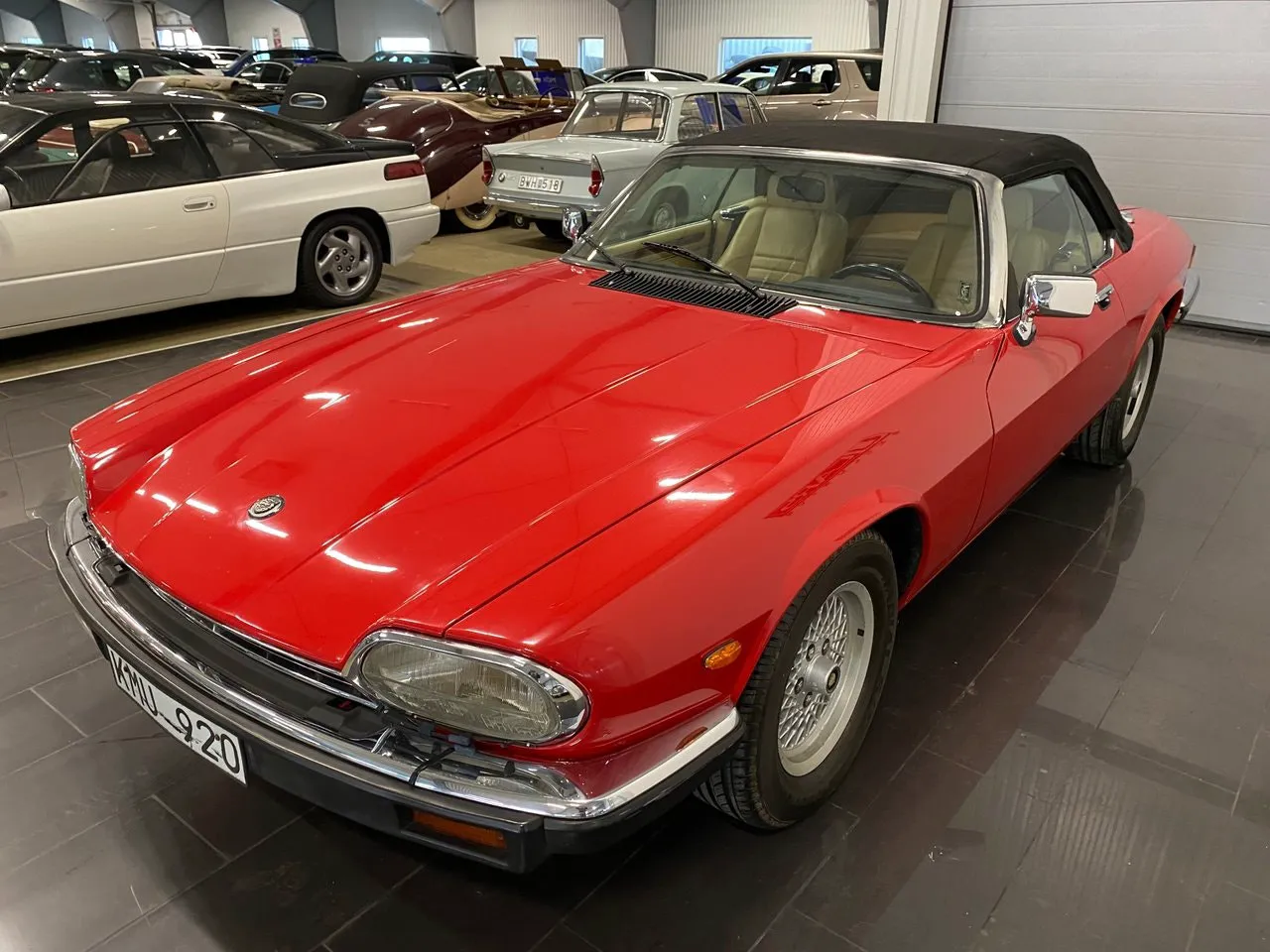 Vehicle image 9