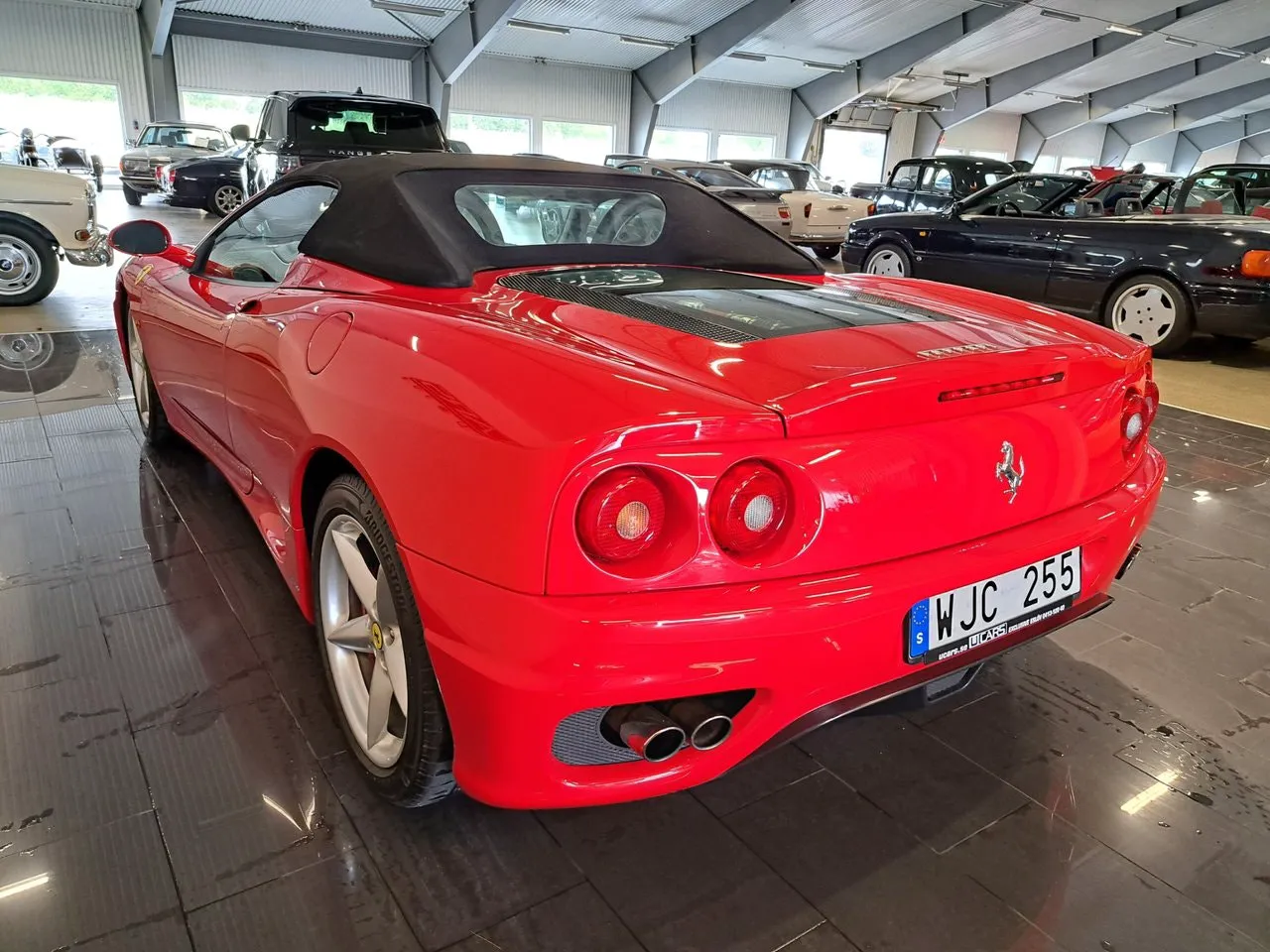 Vehicle image 9