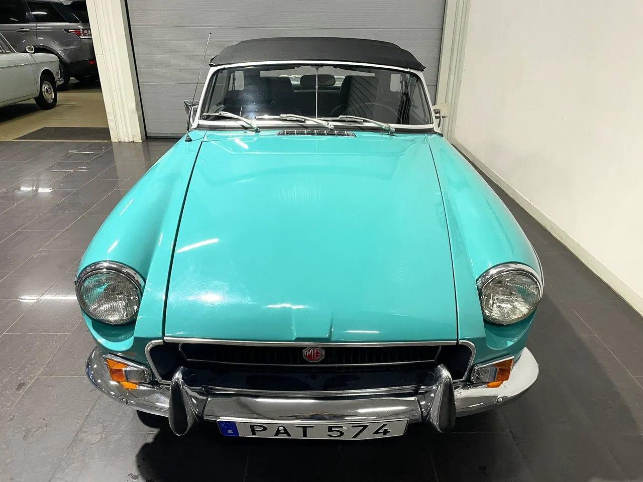 Vehicle image 7