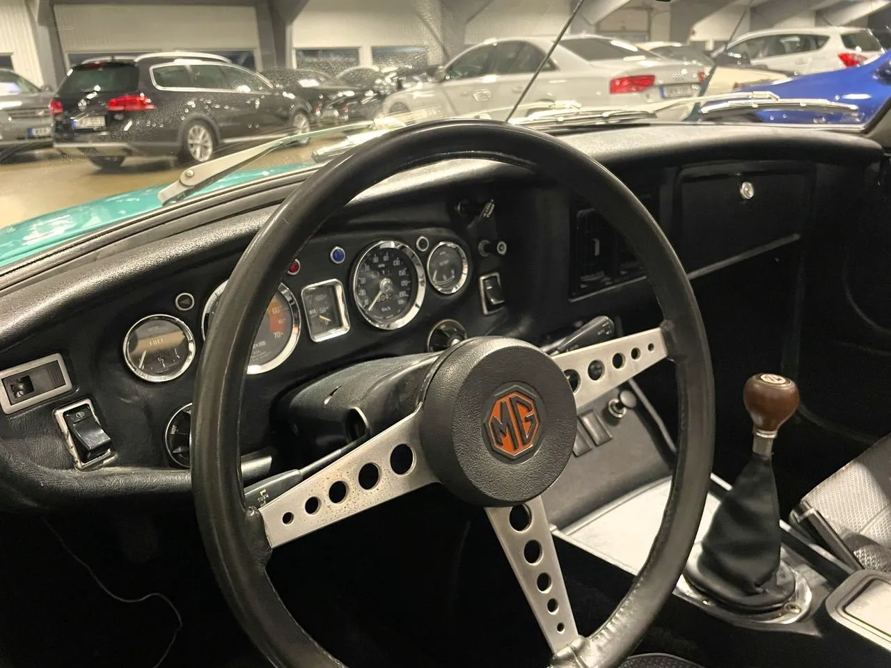 Vehicle image 9