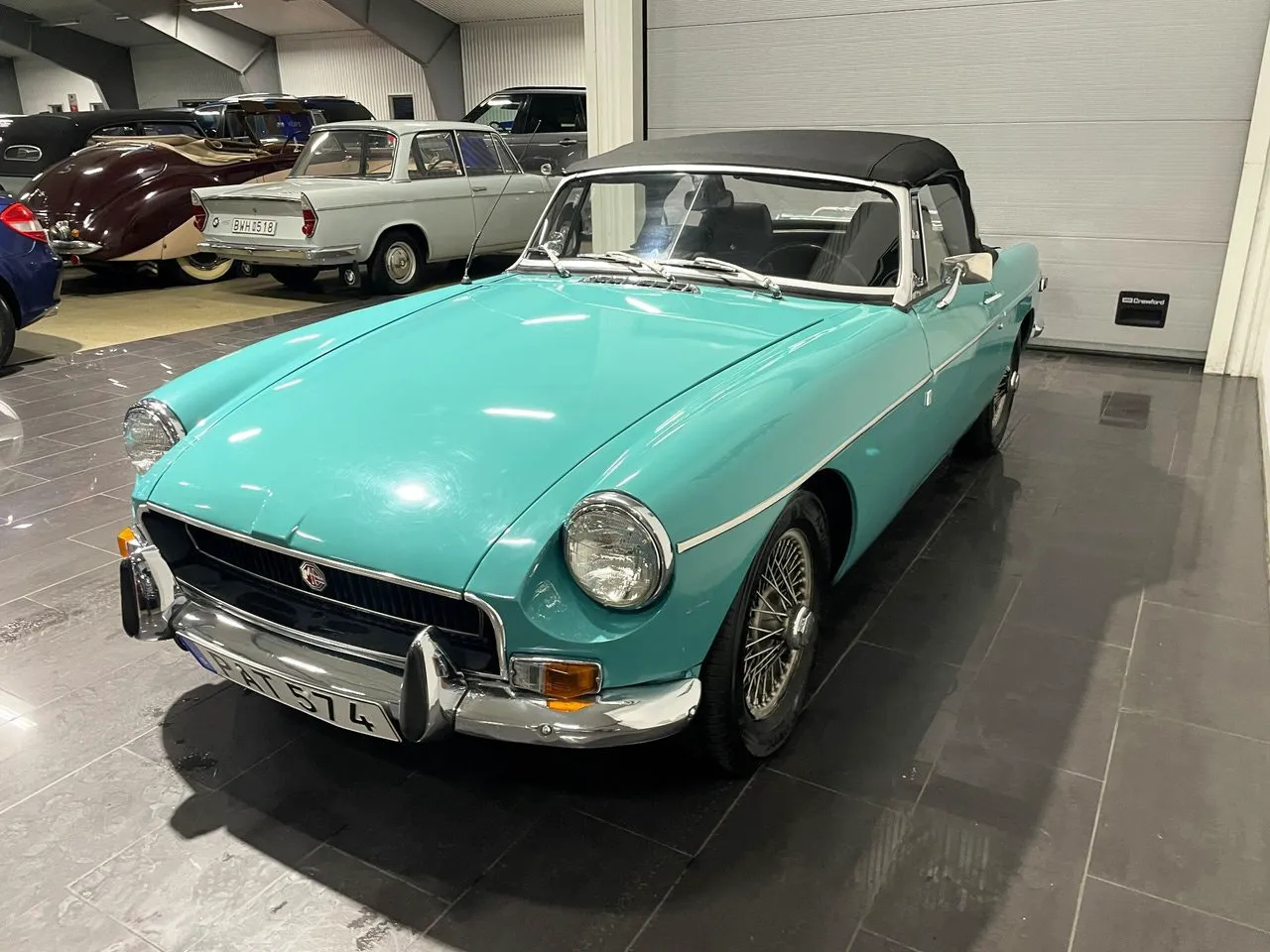 Vehicle image 6