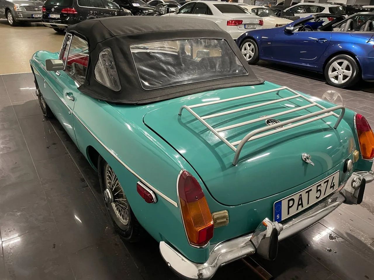 Vehicle image 5