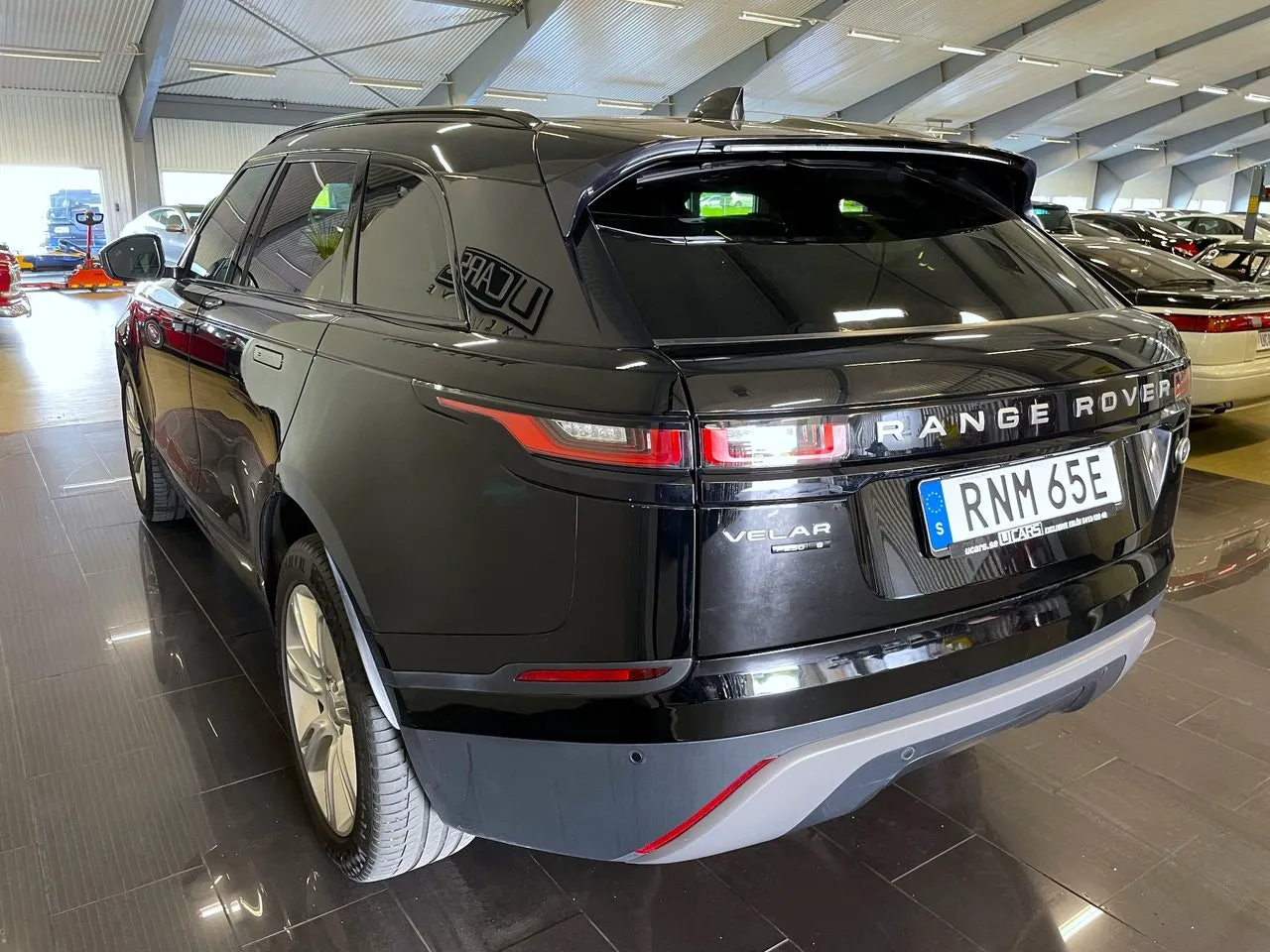 Vehicle image 5
