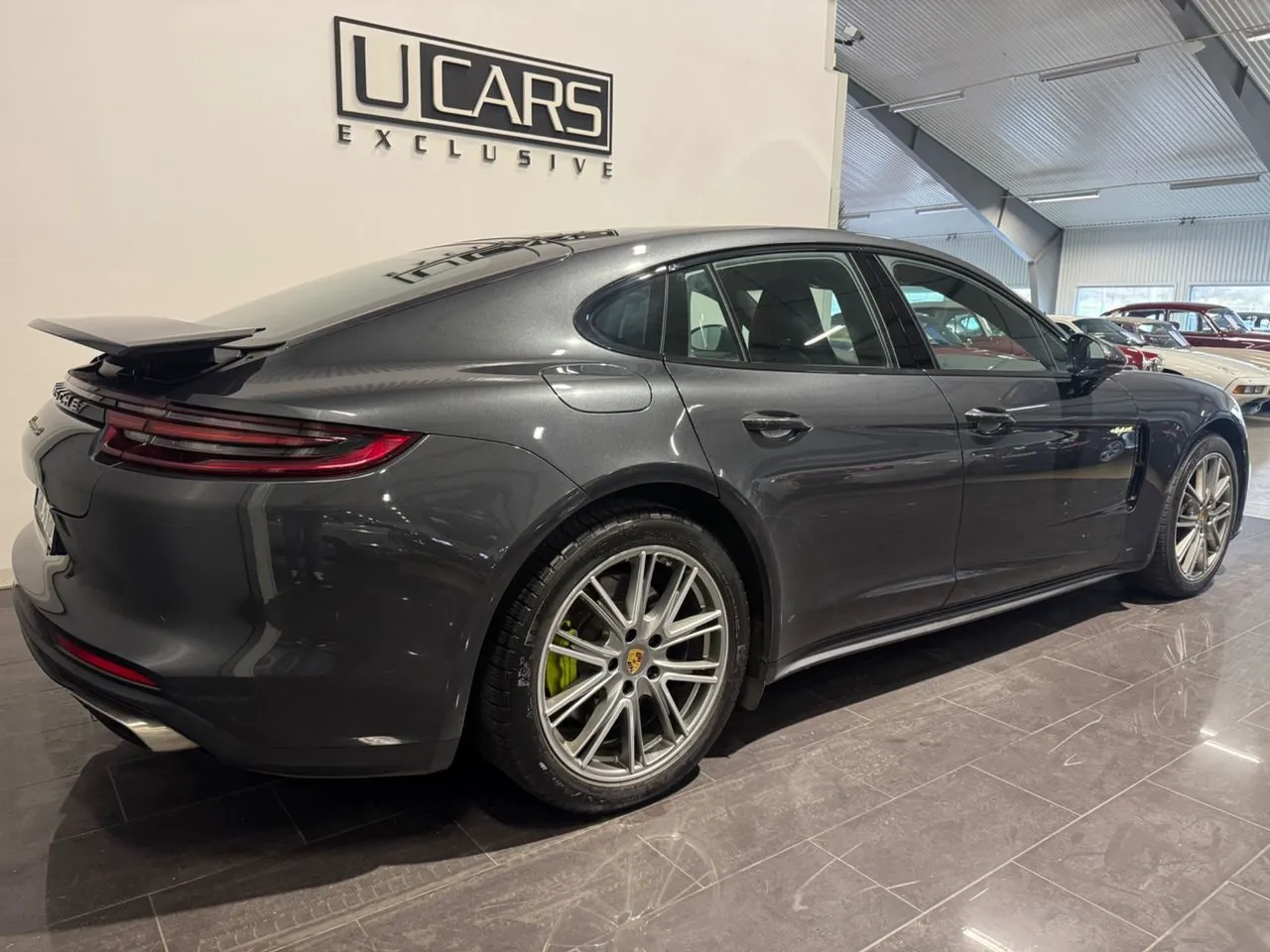 Vehicle image 4