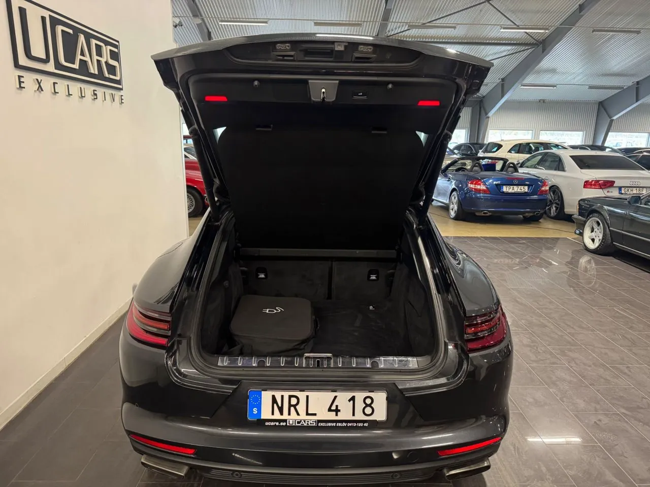 Vehicle image 9