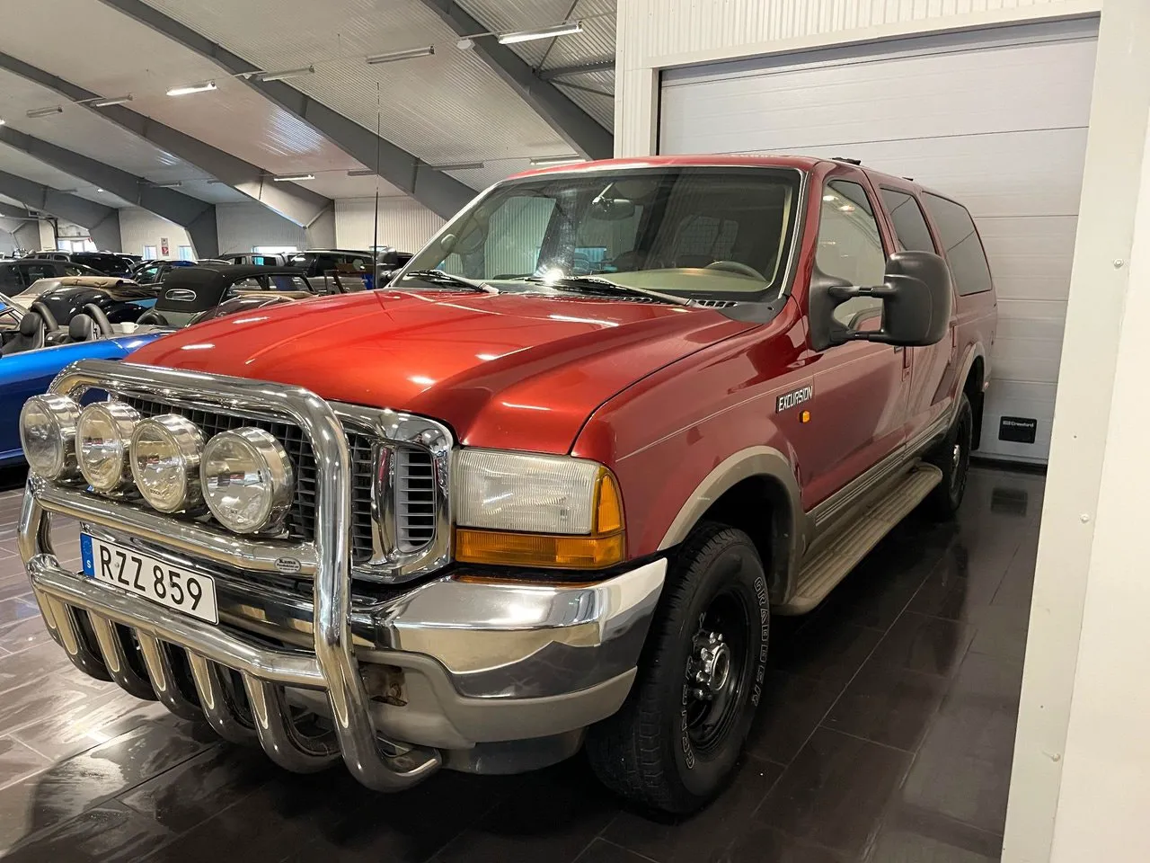 Vehicle image 8
