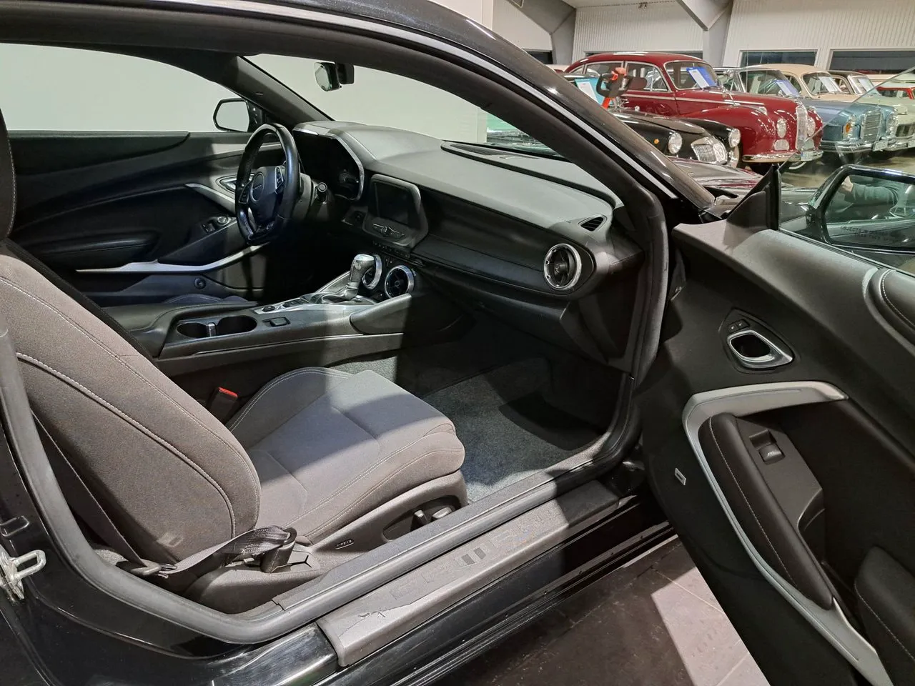 Vehicle image 8