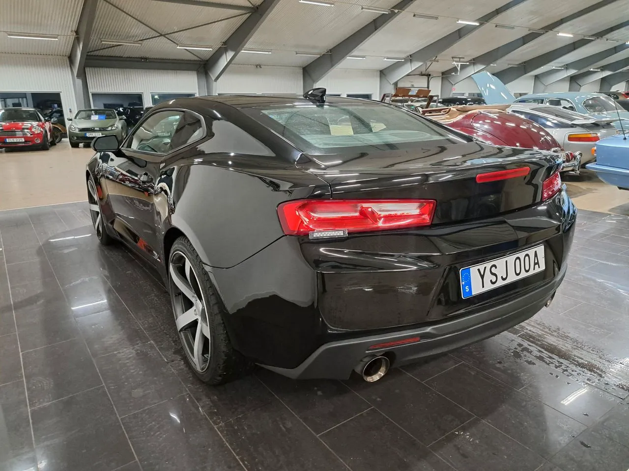 Vehicle image 3