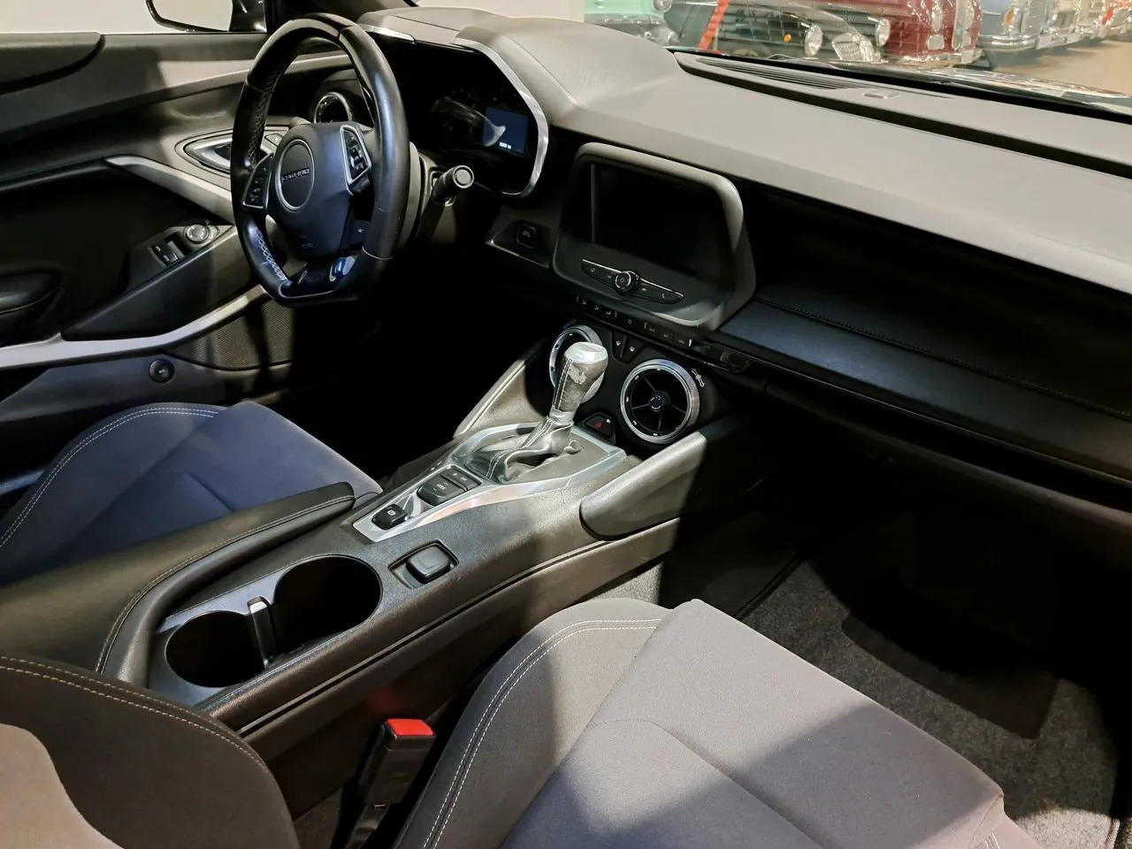 Vehicle image 9