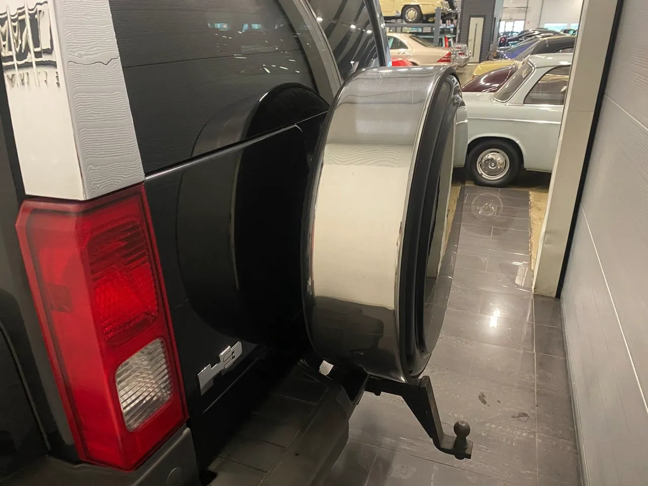 Vehicle image 9