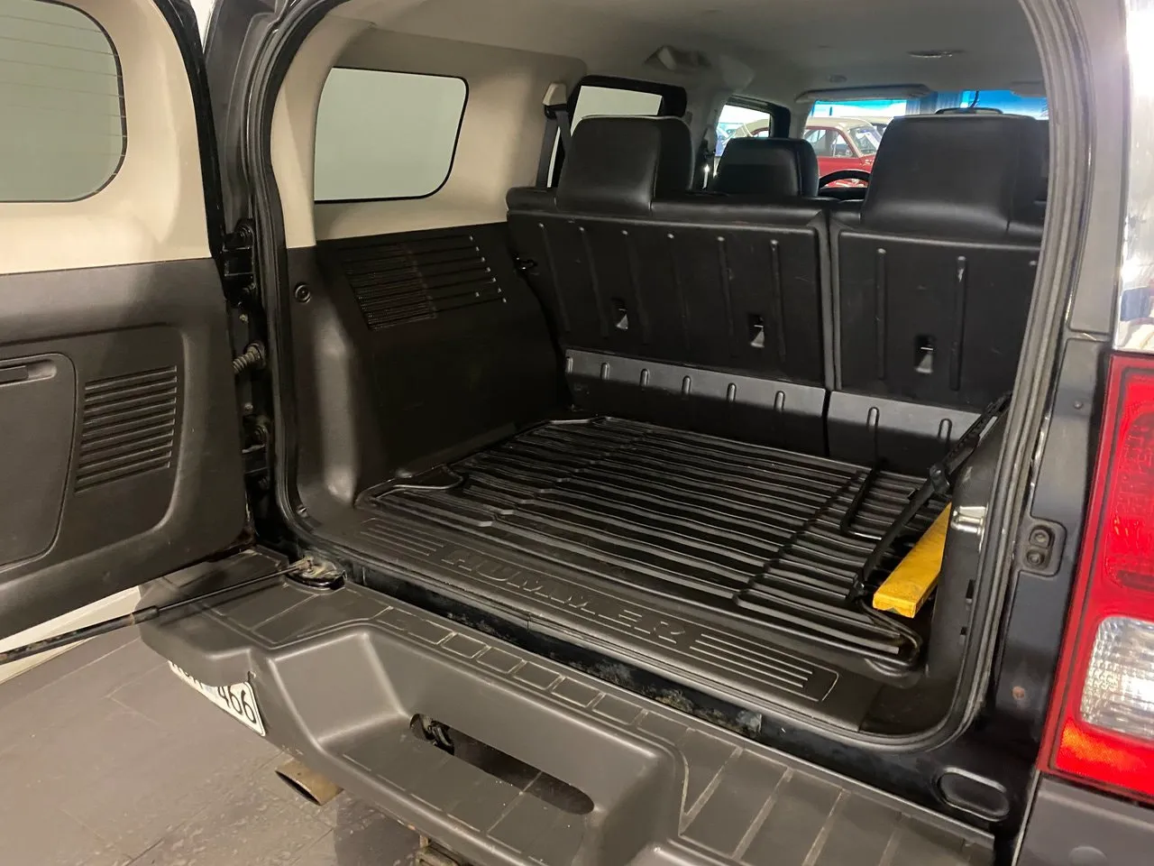 Vehicle image 8