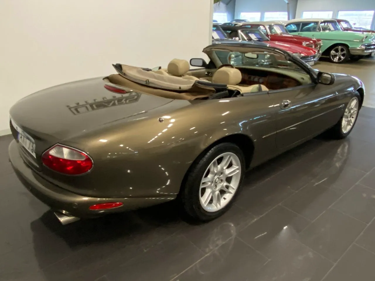 Vehicle image 8